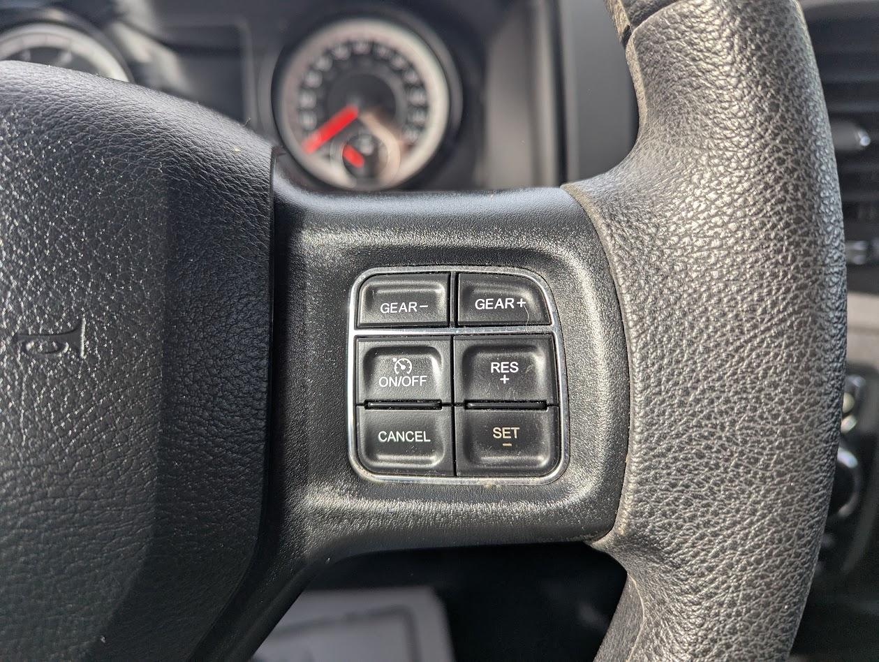 RAM 1500 Tradesman Quad Cab 4WD 2017