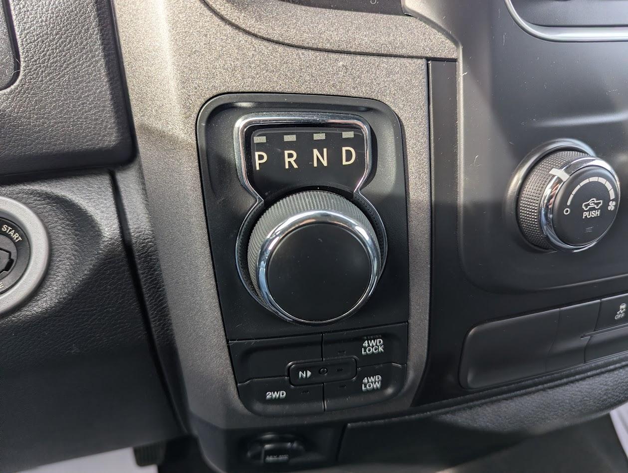 RAM 1500 Tradesman Quad Cab 4WD 2017