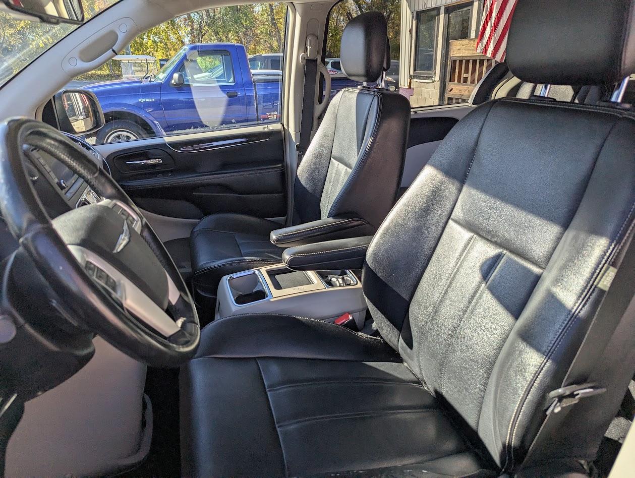Chrysler Town & Country Touring 2014