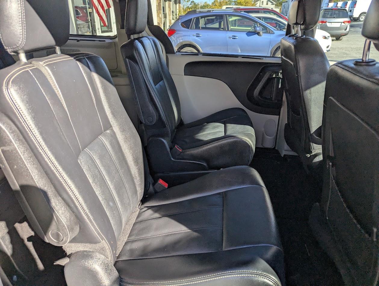 Chrysler Town & Country Touring 2014