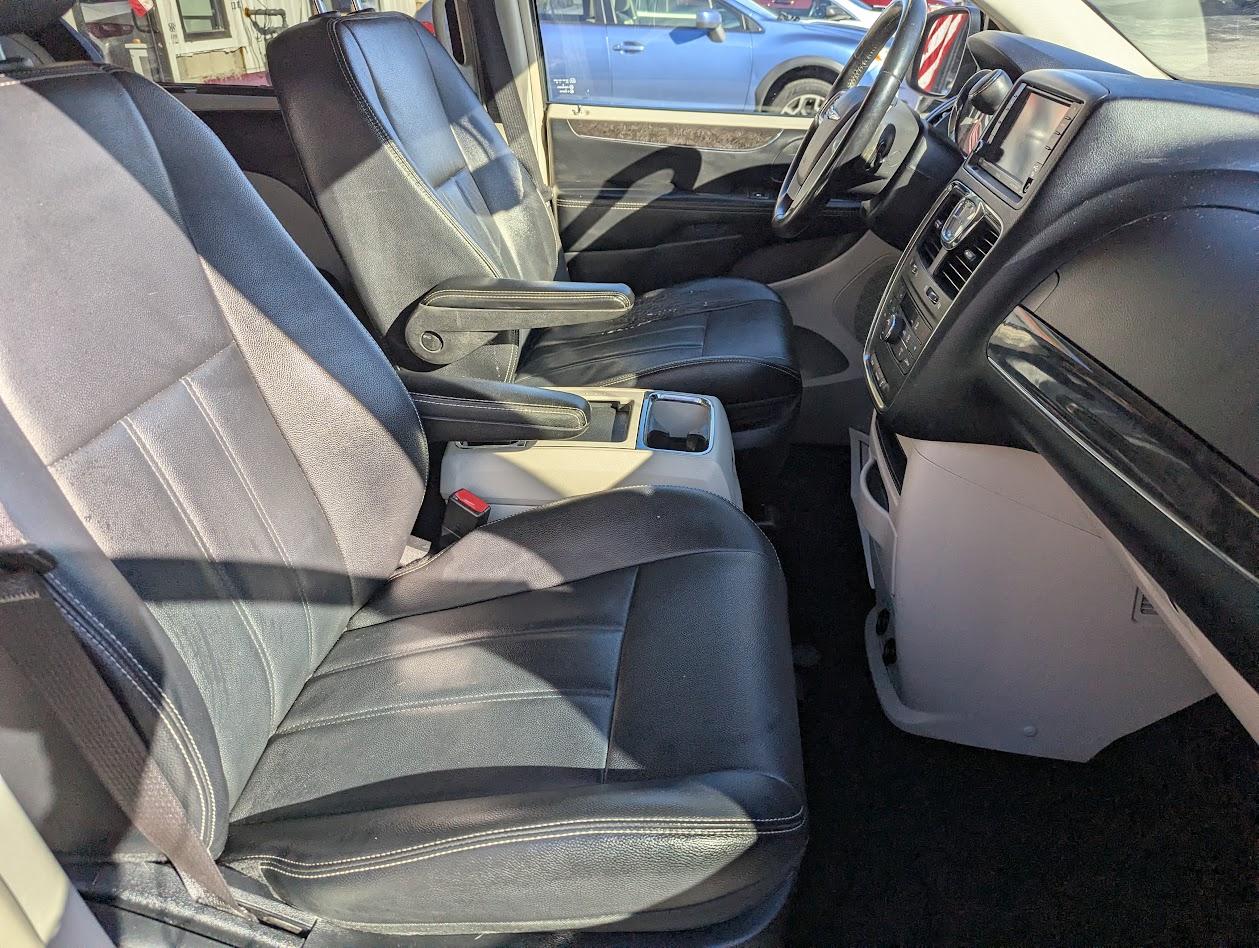 Chrysler Town & Country Touring 2014