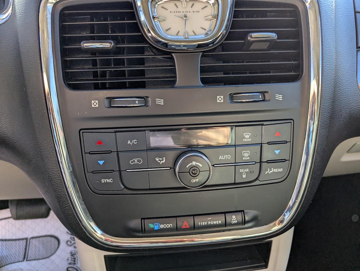 Chrysler Town & Country Touring 2014