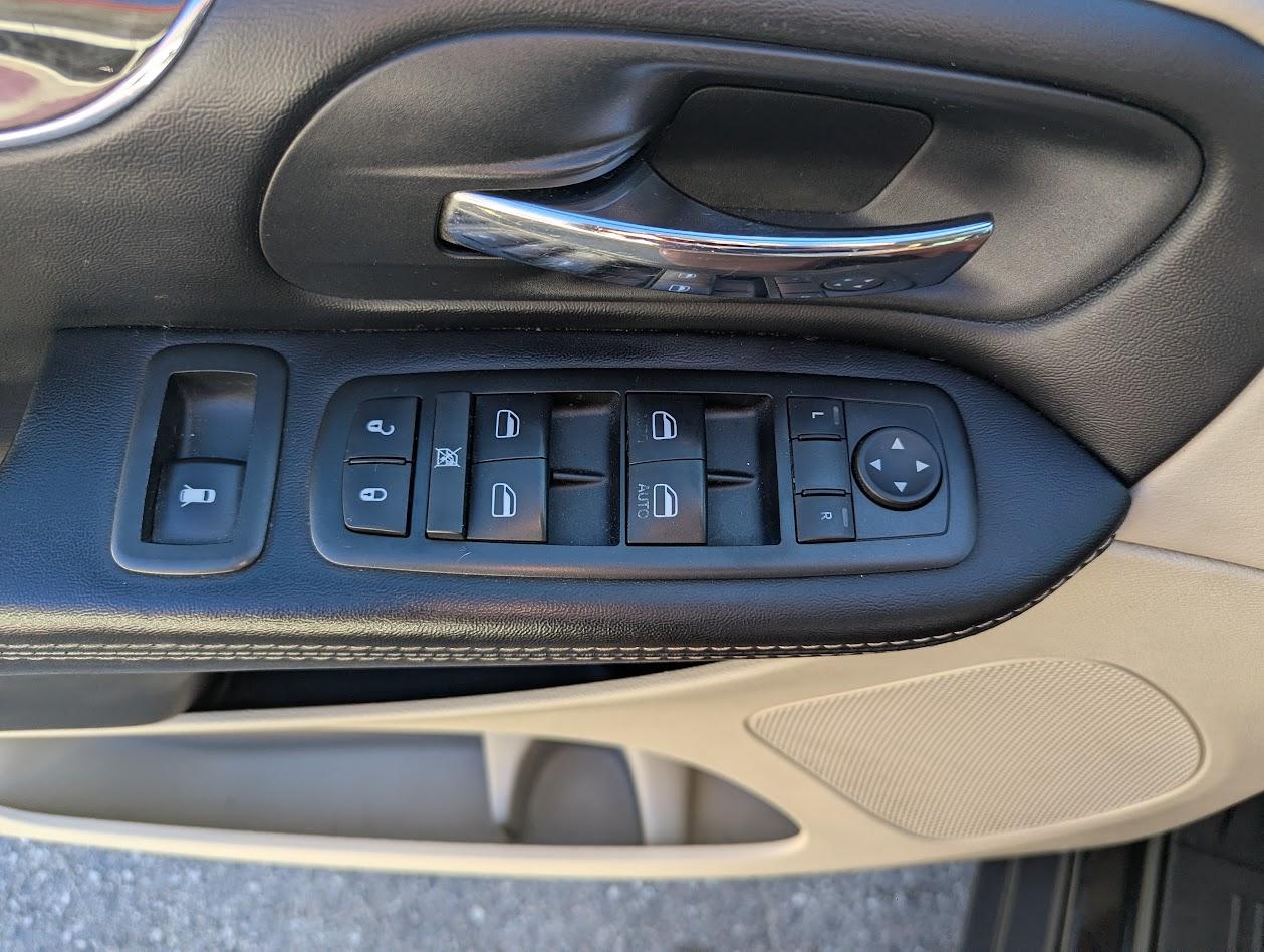 Chrysler Town & Country Touring 2014