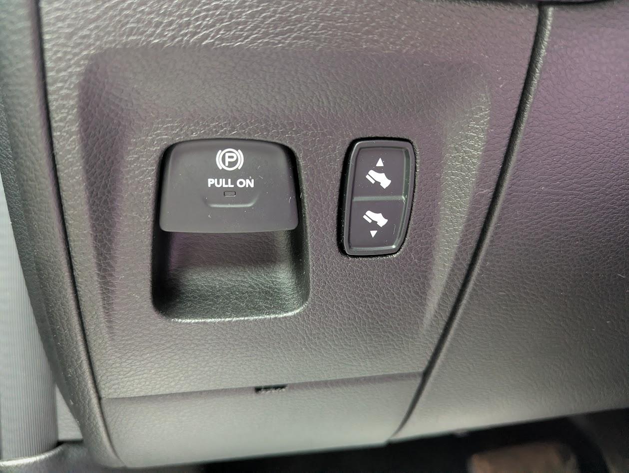 RAM 1500 Big Horn Crew Cab SWB 4WD 2019