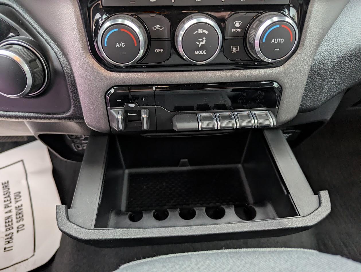 RAM 1500 Big Horn Crew Cab SWB 4WD 2019