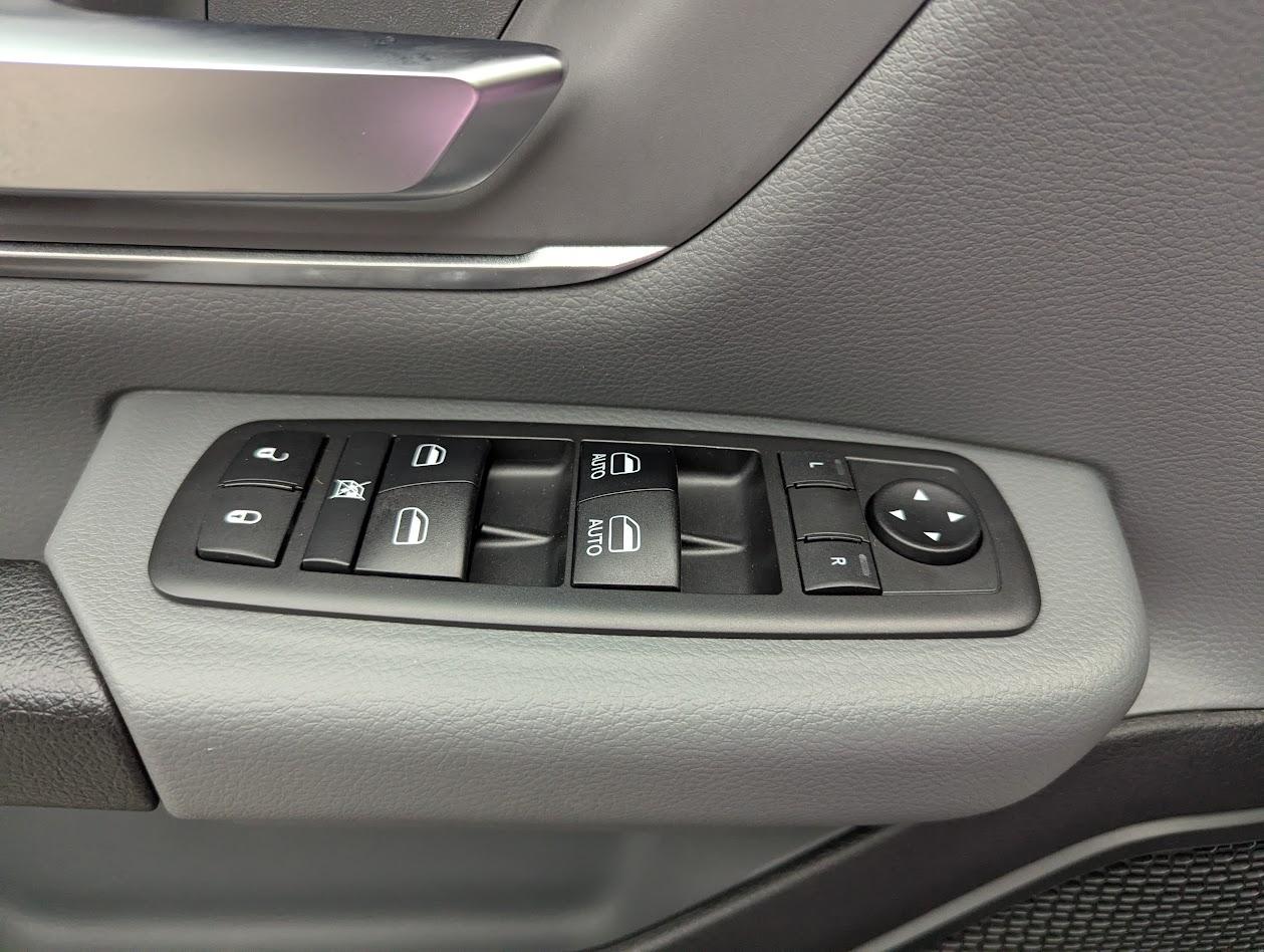 RAM 1500 Big Horn Crew Cab SWB 4WD 2019