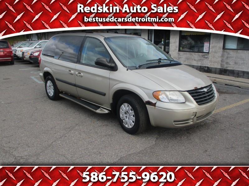 2005 Chrysler Town & Country LX
