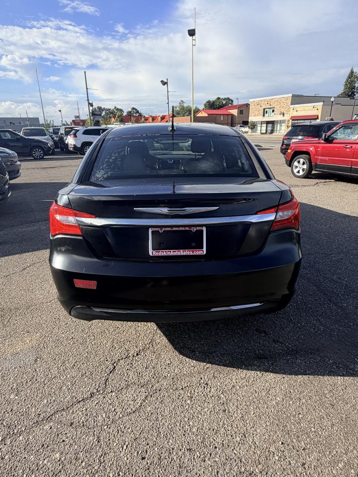 Chrysler 200 Touring 2011