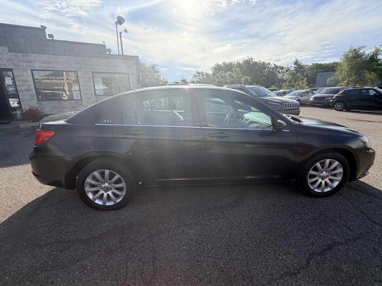 Chrysler 200 Touring 2011