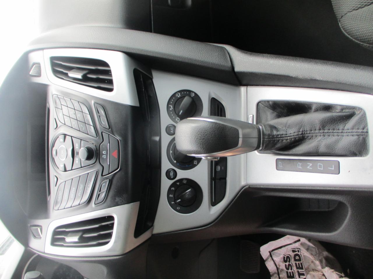 Ford Focus SE Sedan 2014