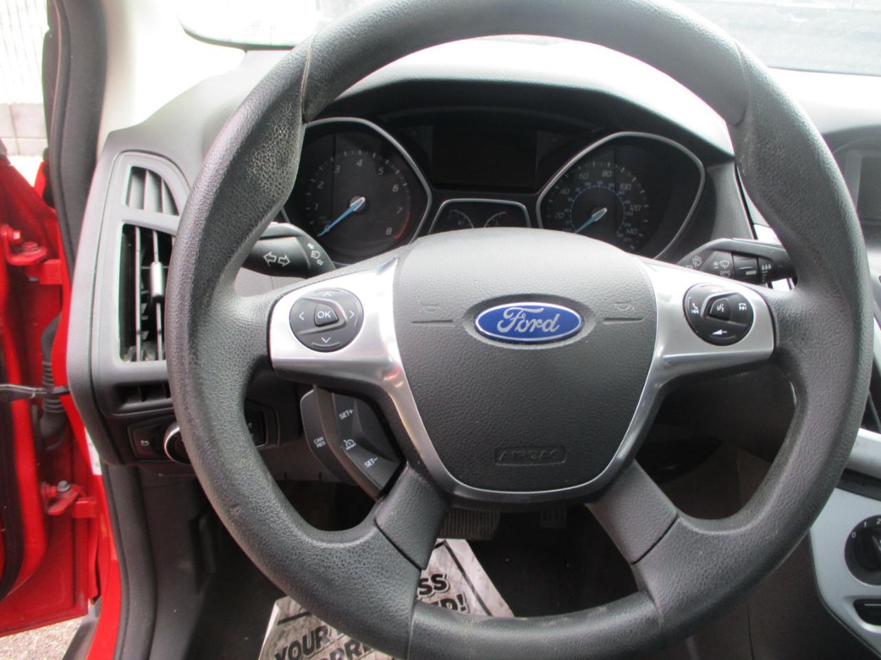 Ford Focus SE Sedan 2014