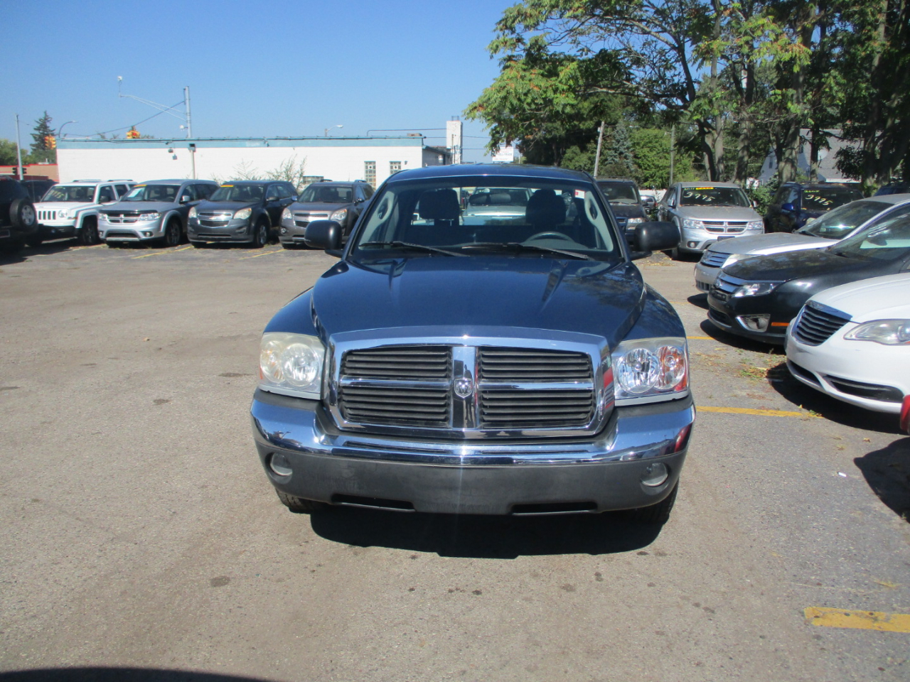 2005 Dodge Dakota SLT Club Cab photo 2