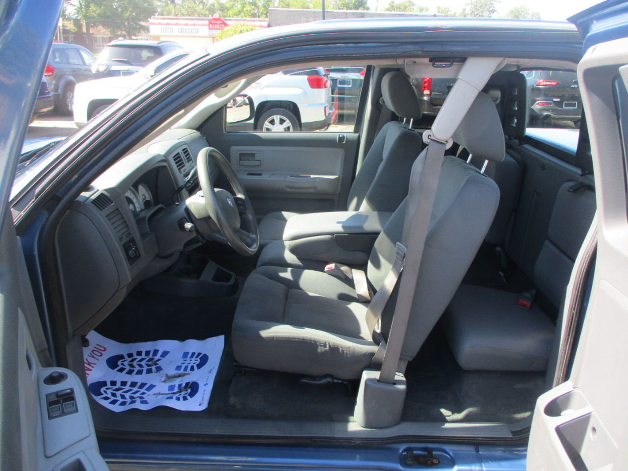2005 Dodge Dakota SLT Club Cab photo 8