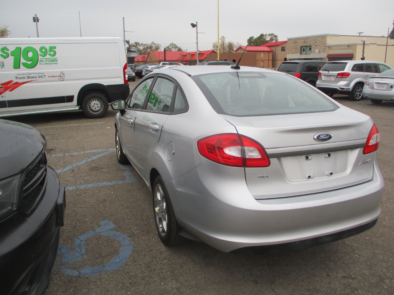 Ford Fiesta SEL Sedan 2011