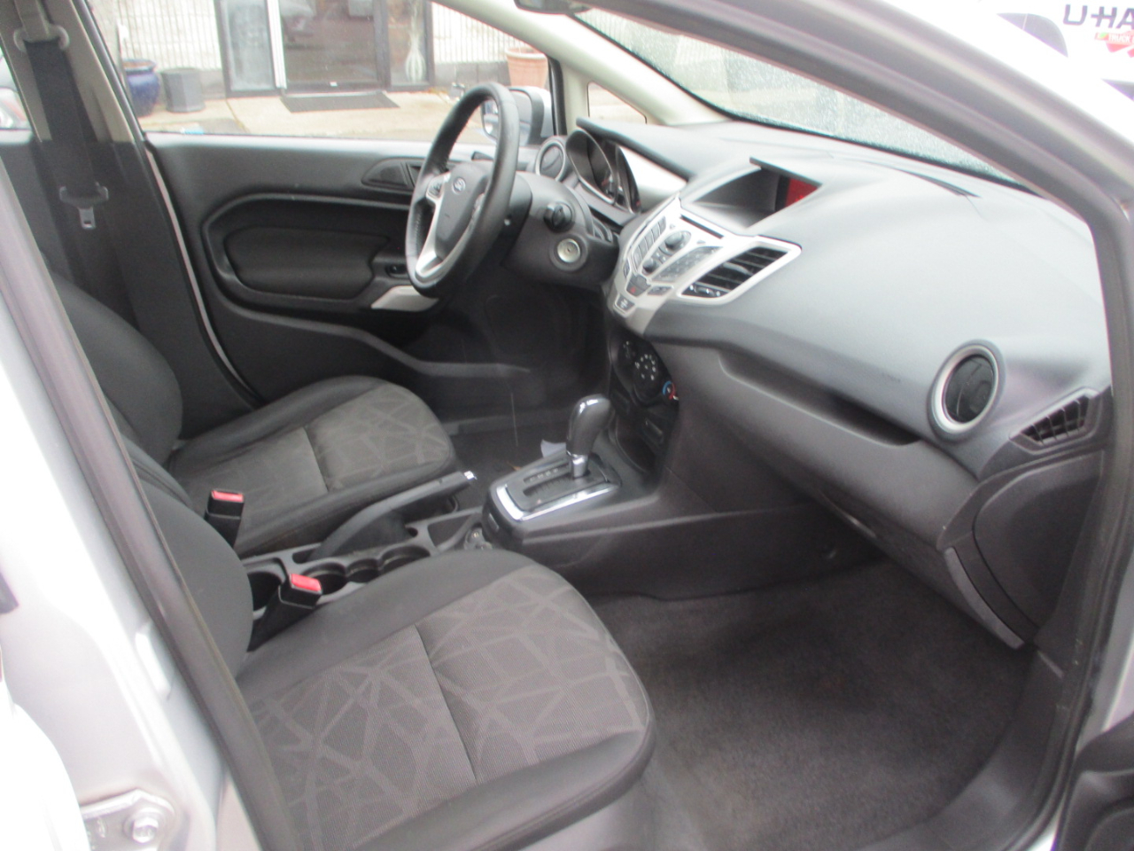 Ford Fiesta SEL Sedan 2011