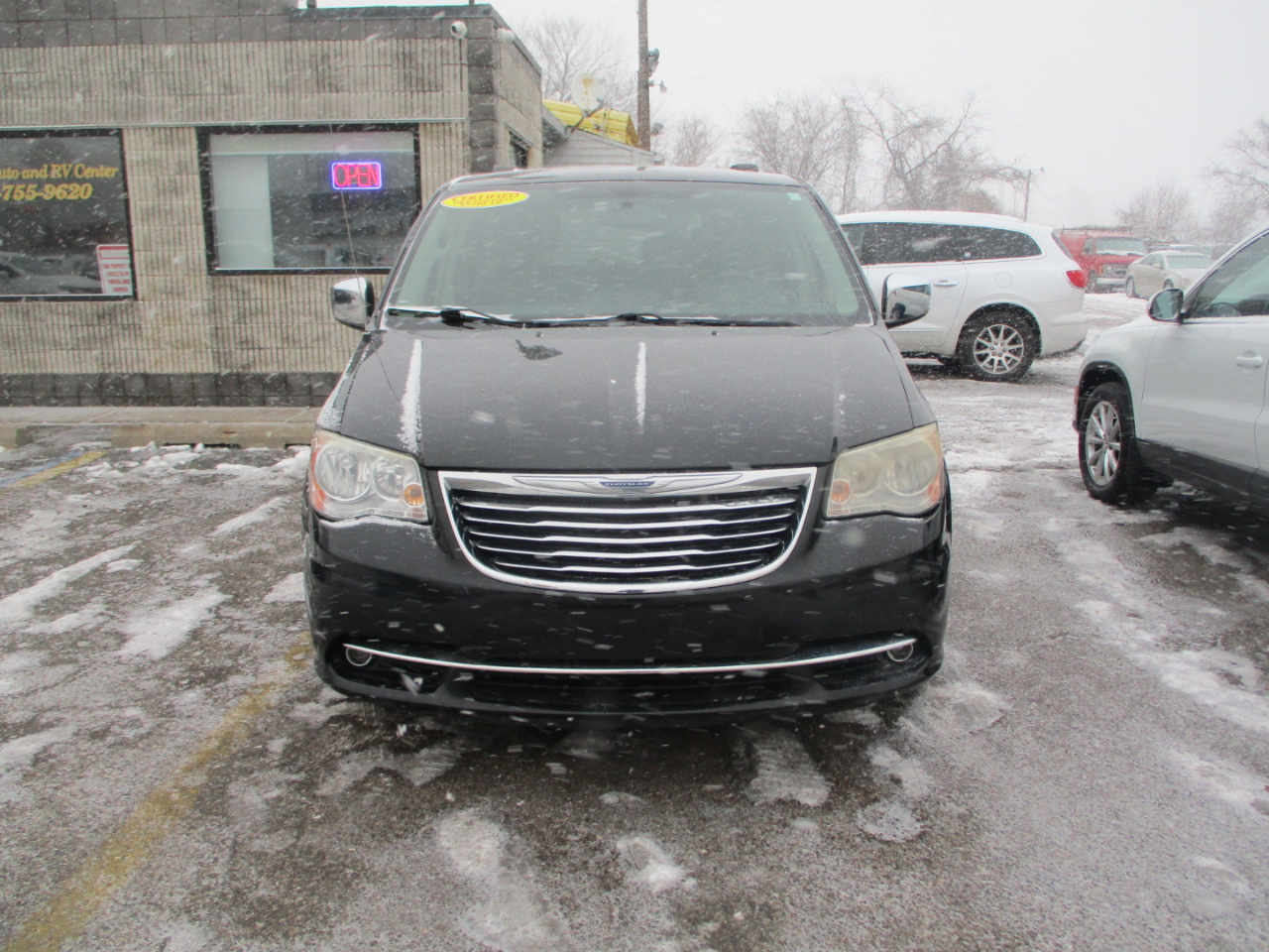 Chrysler Town & Country Touring-L 2013