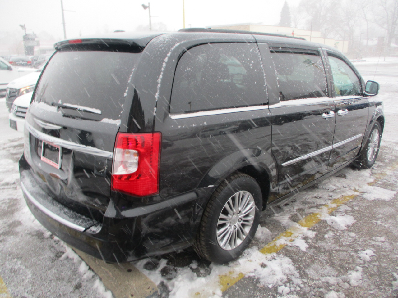 Chrysler Town & Country Touring-L 2013
