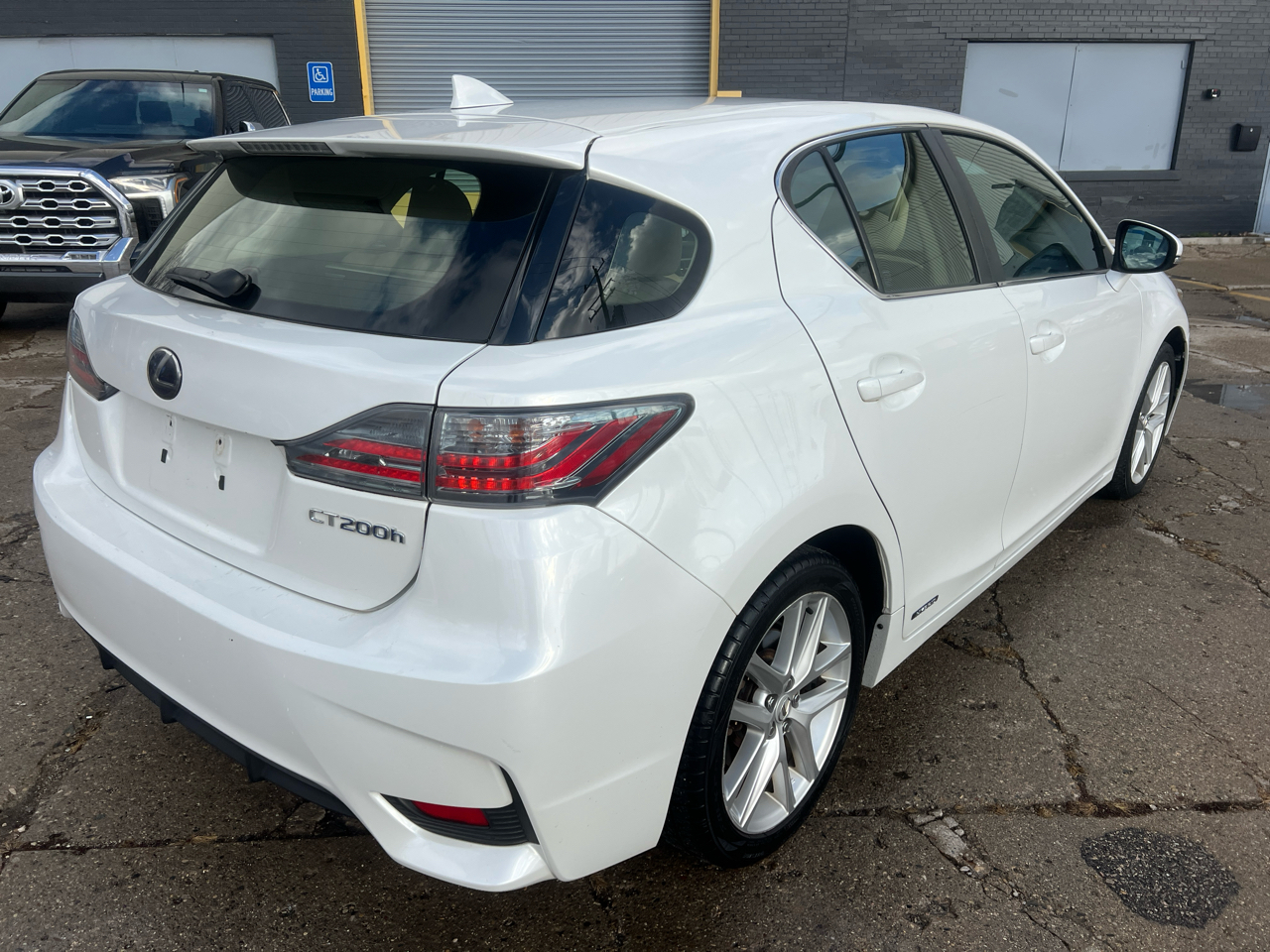 Lexus CT 200h FWD 4dr Hybrid 2014
