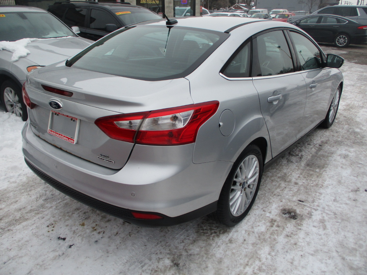 Ford Focus SEL Sedan 2012
