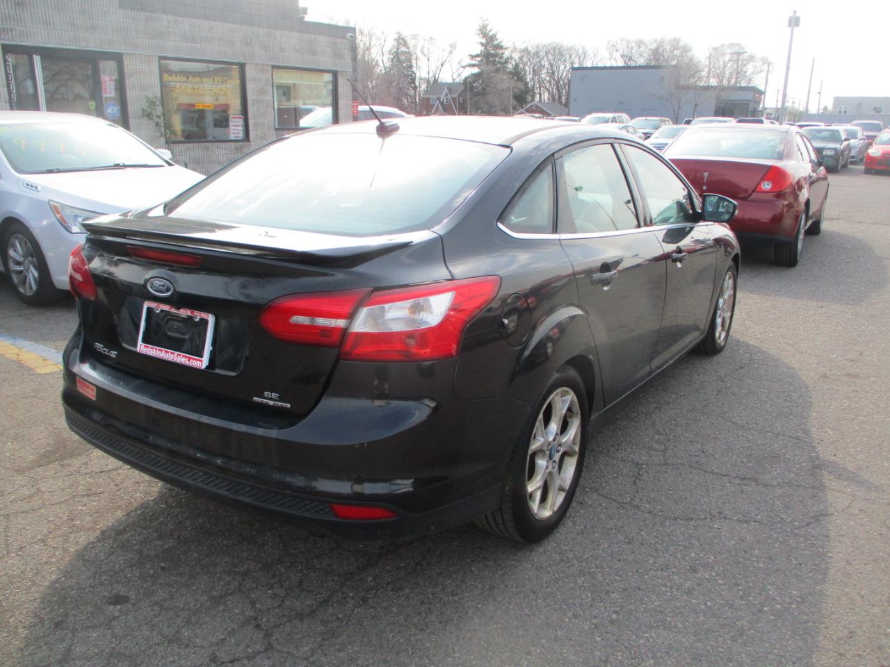 Ford Focus SEL Sedan 2012