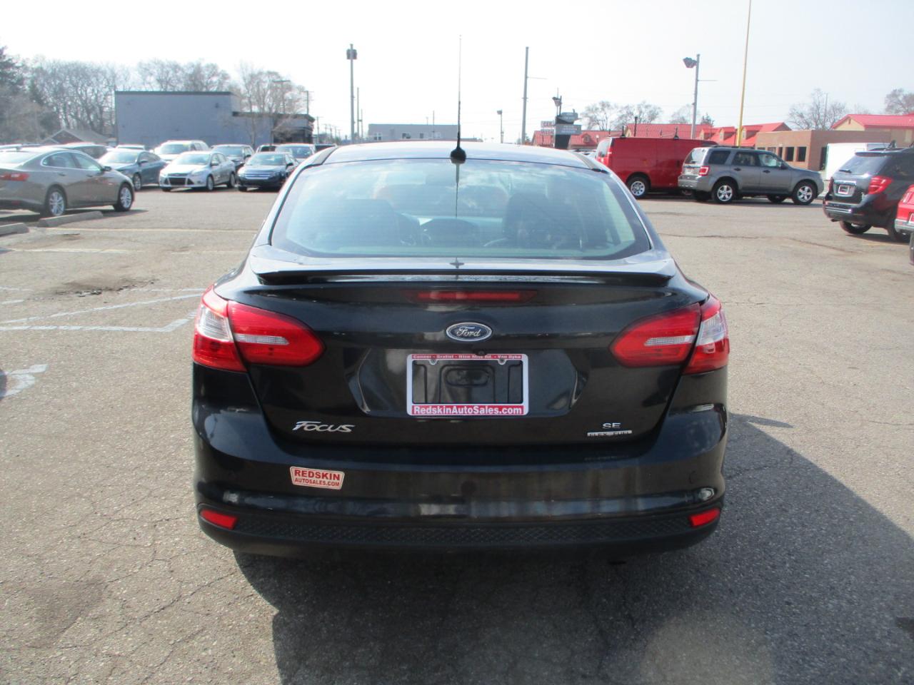 Ford Focus SEL Sedan 2012