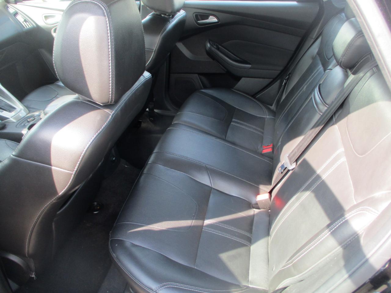 Ford Focus SEL Sedan 2012