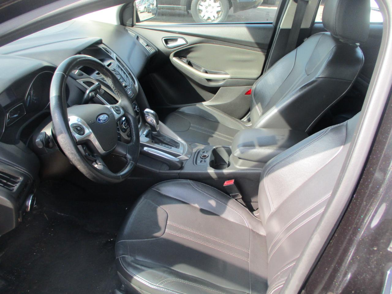 Ford Focus SEL Sedan 2012