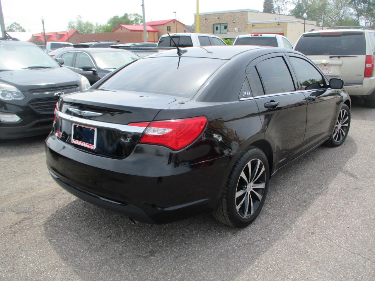 Chrysler 200 Limited 2013
