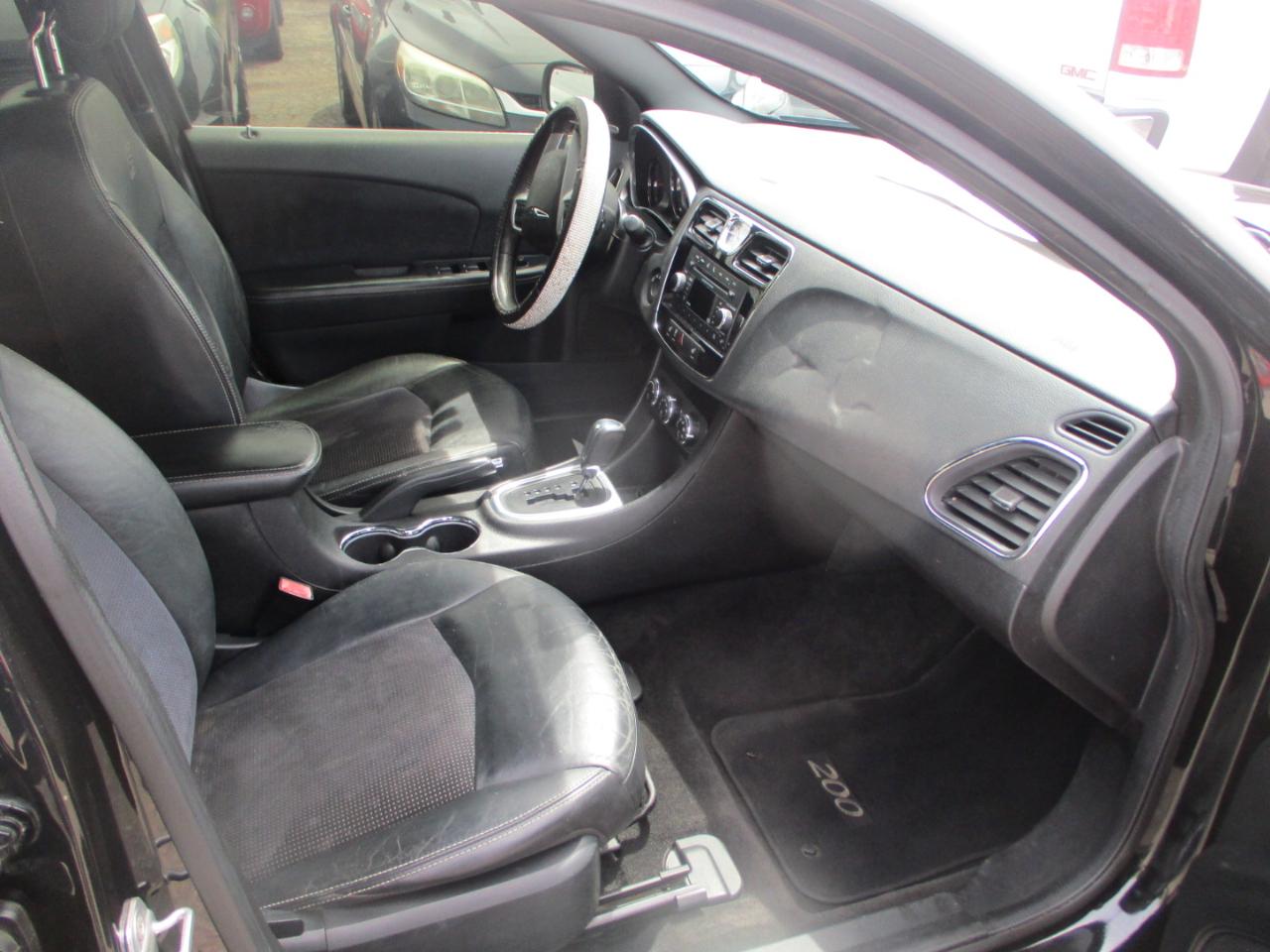 Chrysler 200 Limited 2013