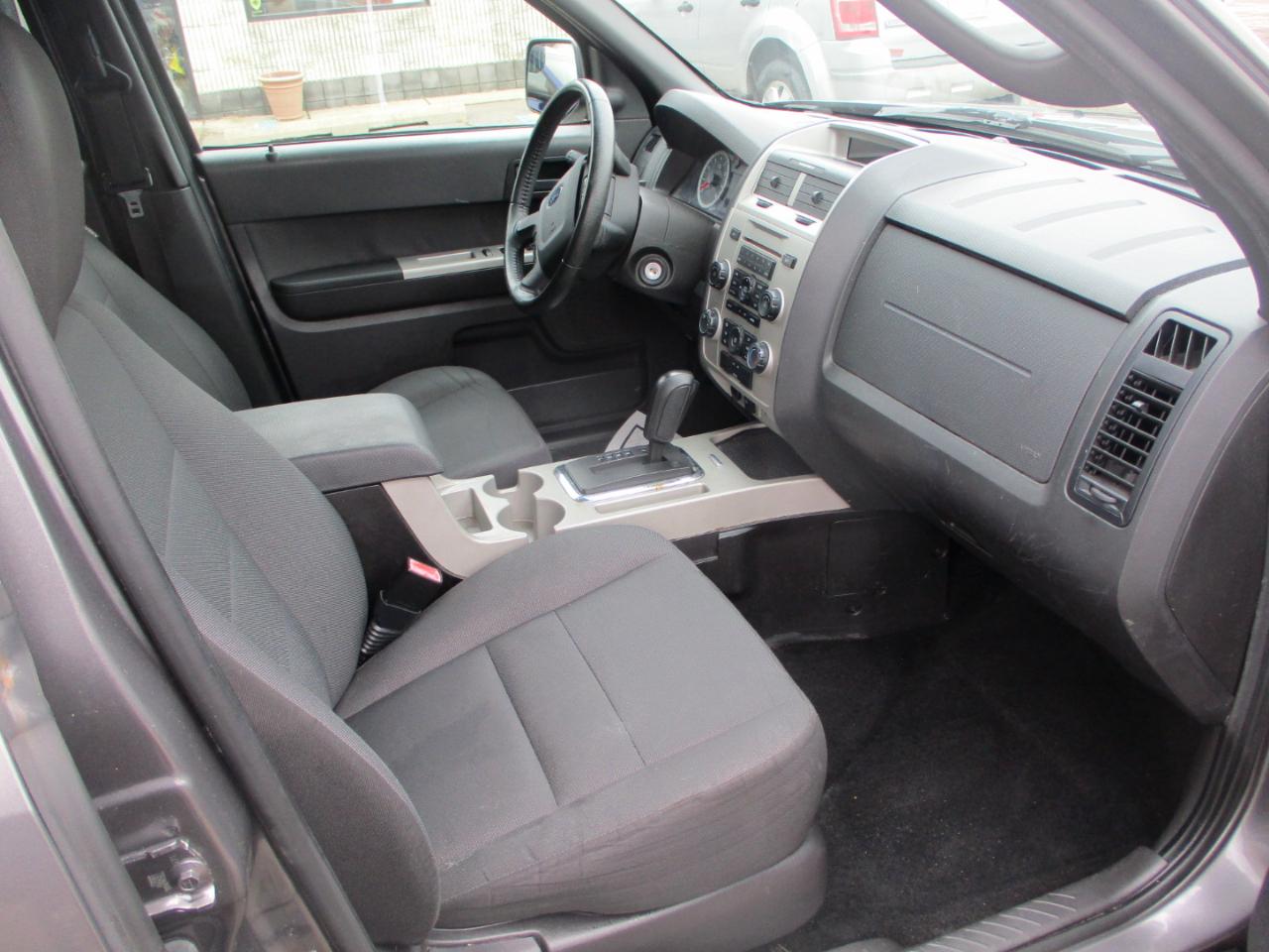 Ford Escape XLT FWD 2011