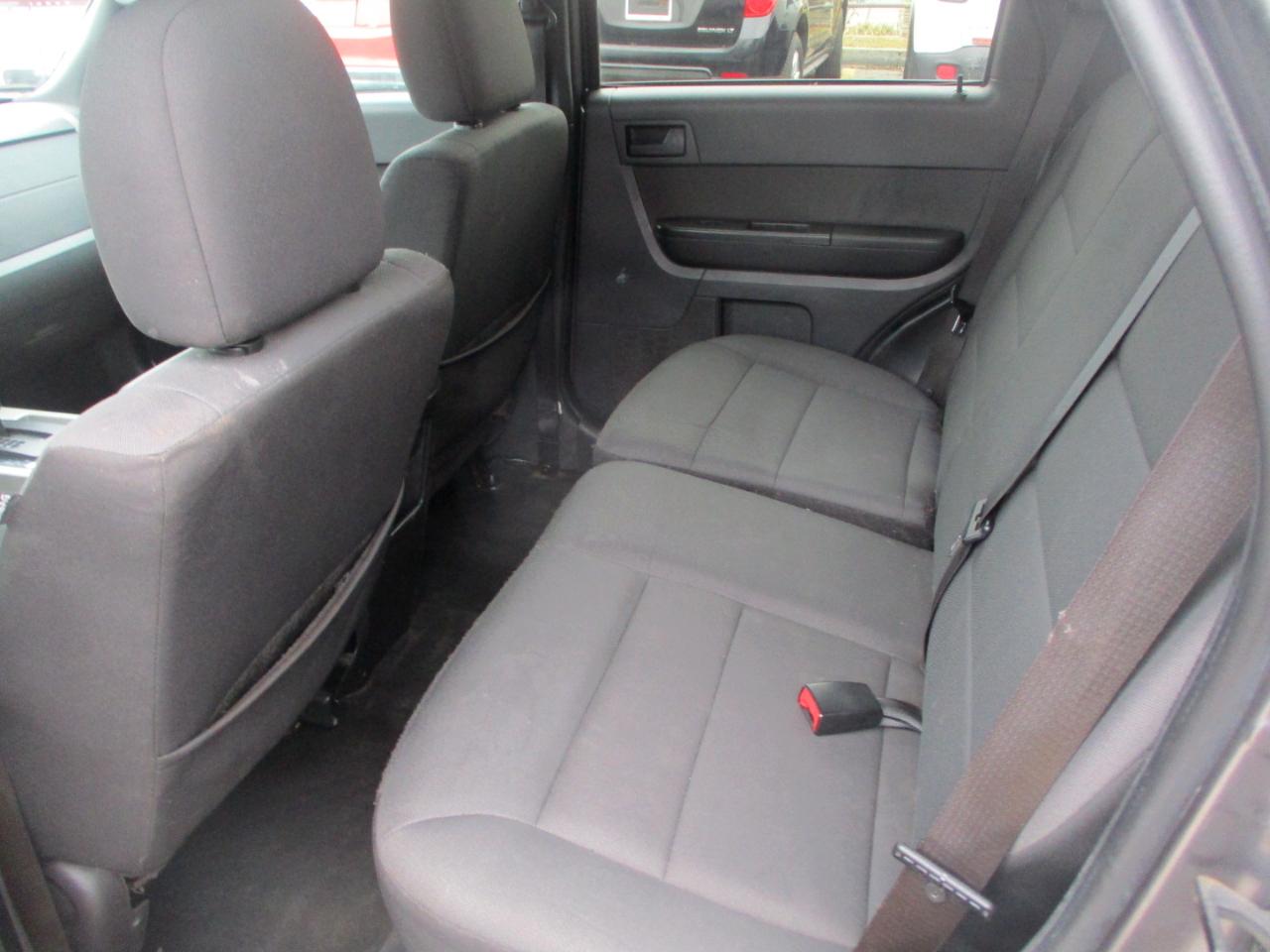 Ford Escape XLT FWD 2011