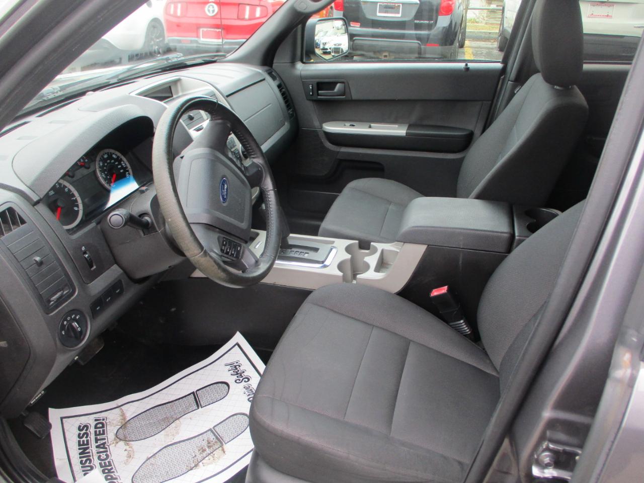 Ford Escape XLT FWD 2011
