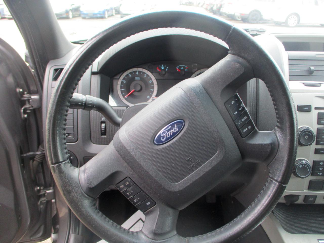 Ford Escape XLT FWD 2011