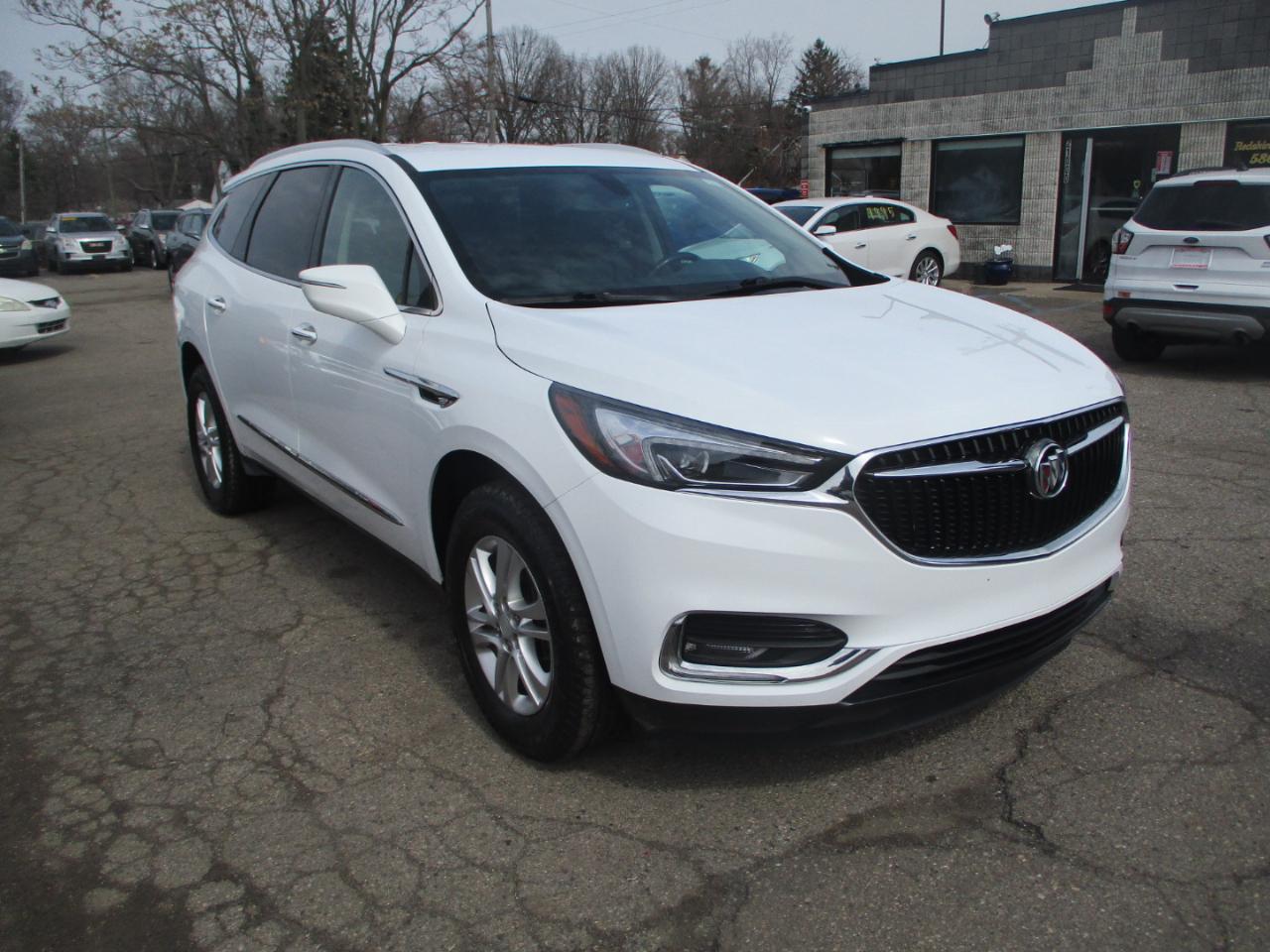Buick Enclave Essence FWD 2018