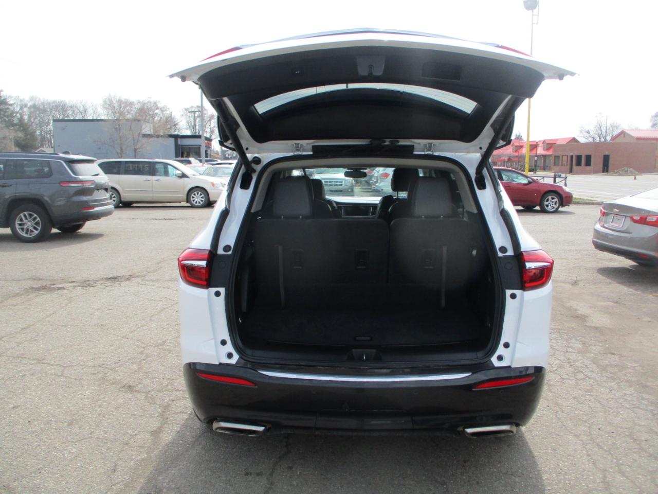 Buick Enclave Essence FWD 2018