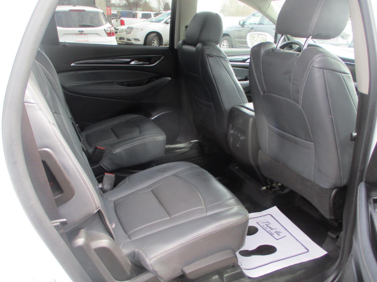 Buick Enclave Essence FWD 2018