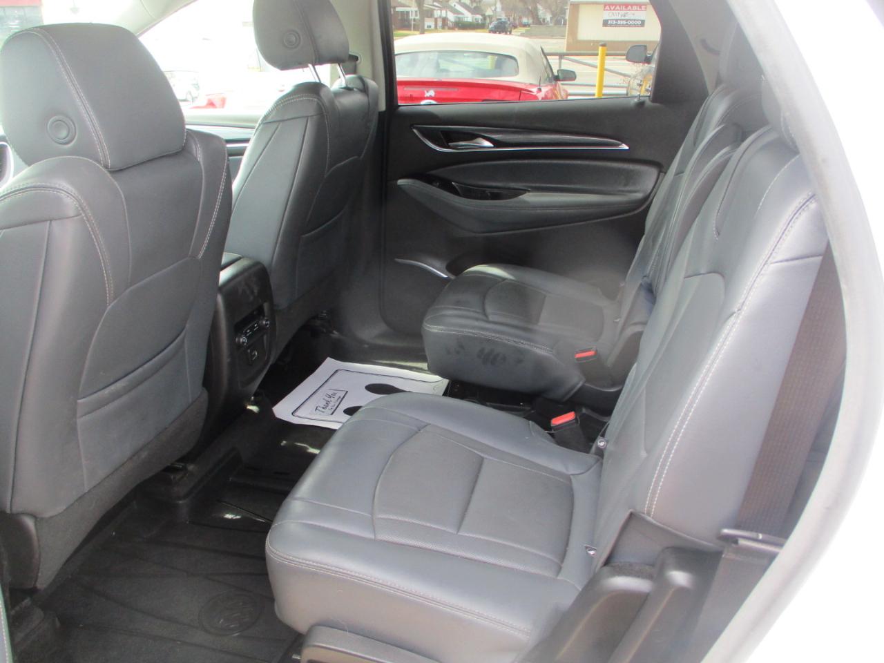 Buick Enclave Essence FWD 2018