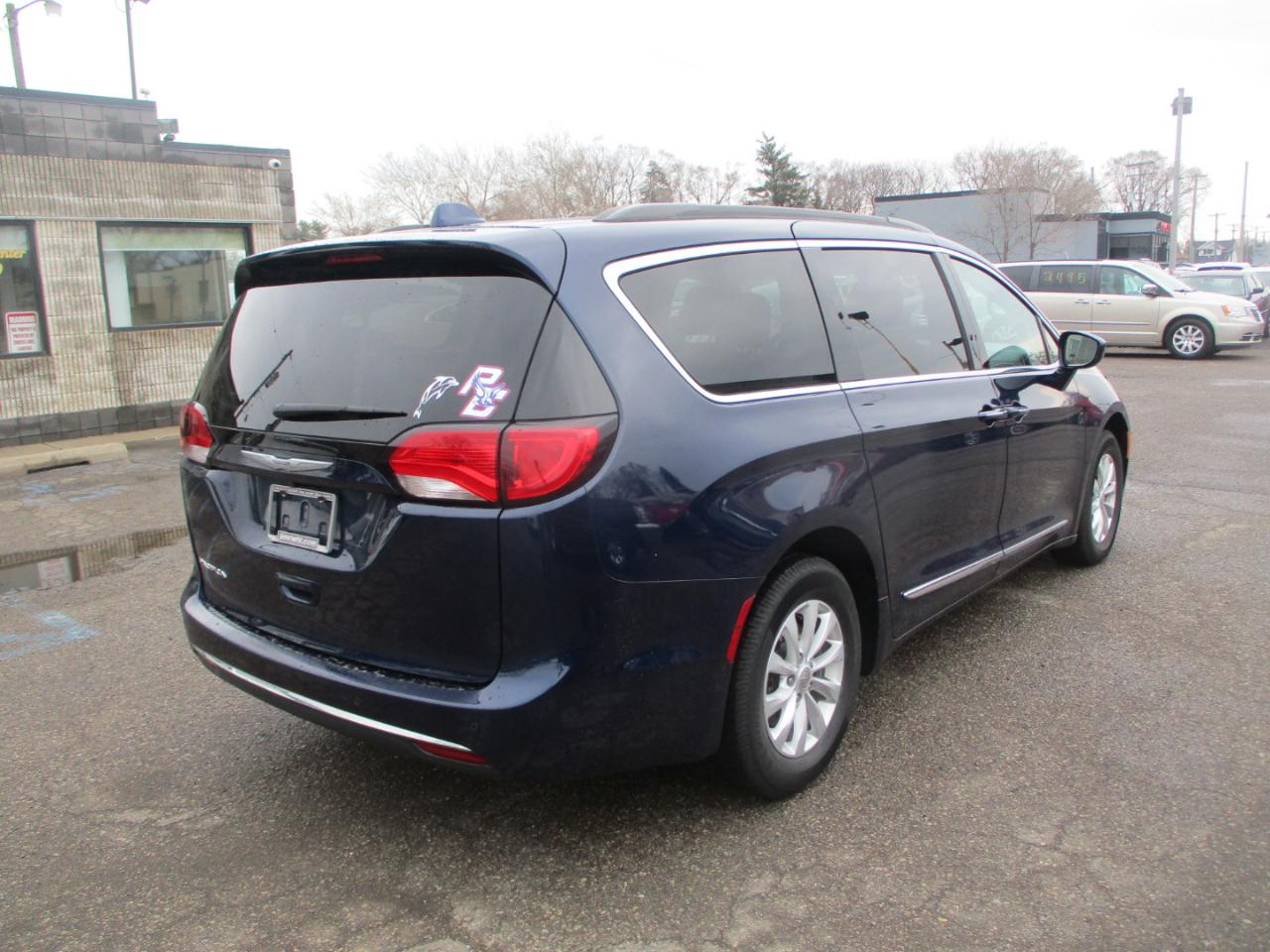 Chrysler Pacifica Touring-L 2017