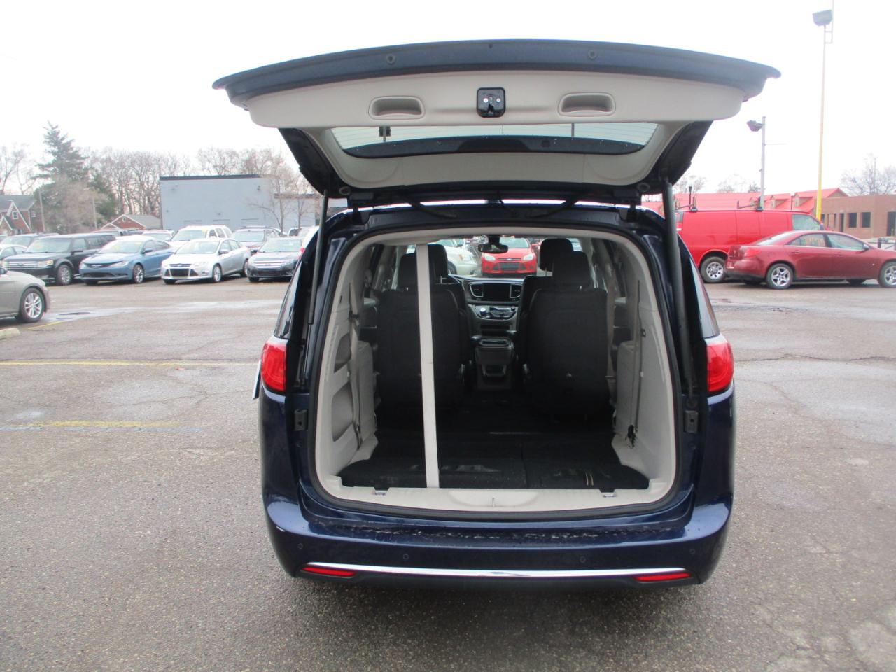 Chrysler Pacifica Touring-L 2017