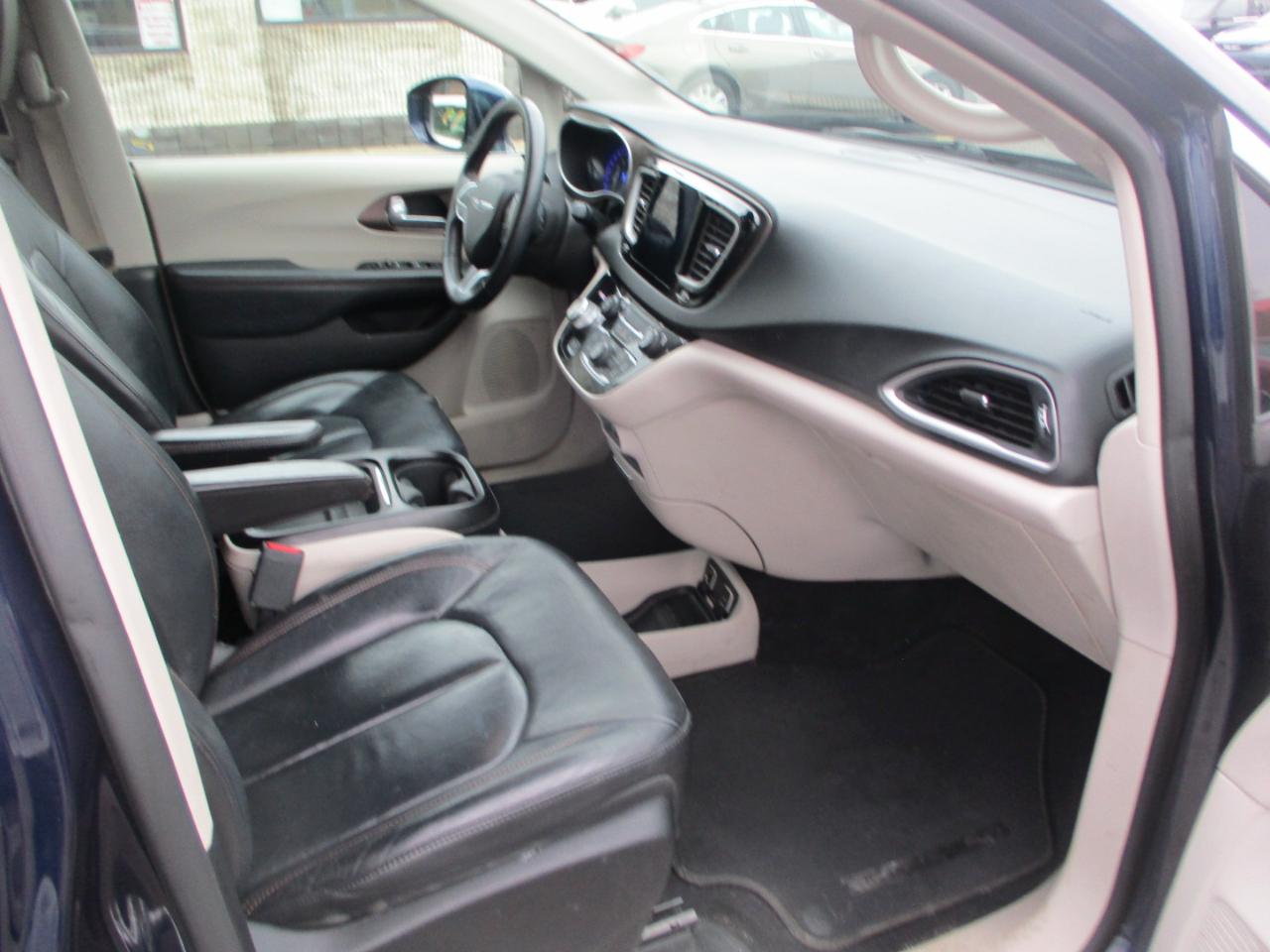 Chrysler Pacifica Touring-L 2017