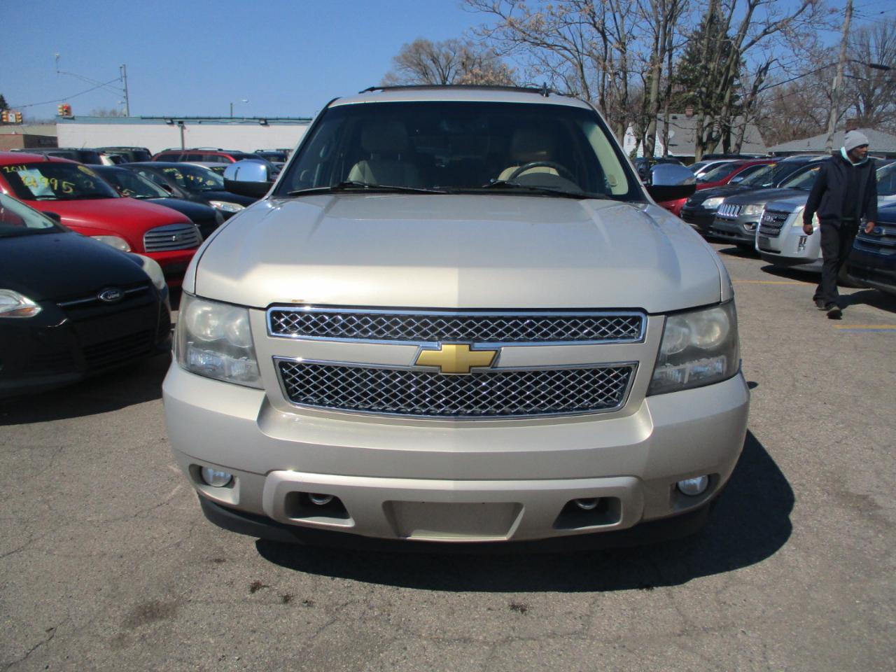 Chevrolet Suburban LTZ 1500 4WD 2011