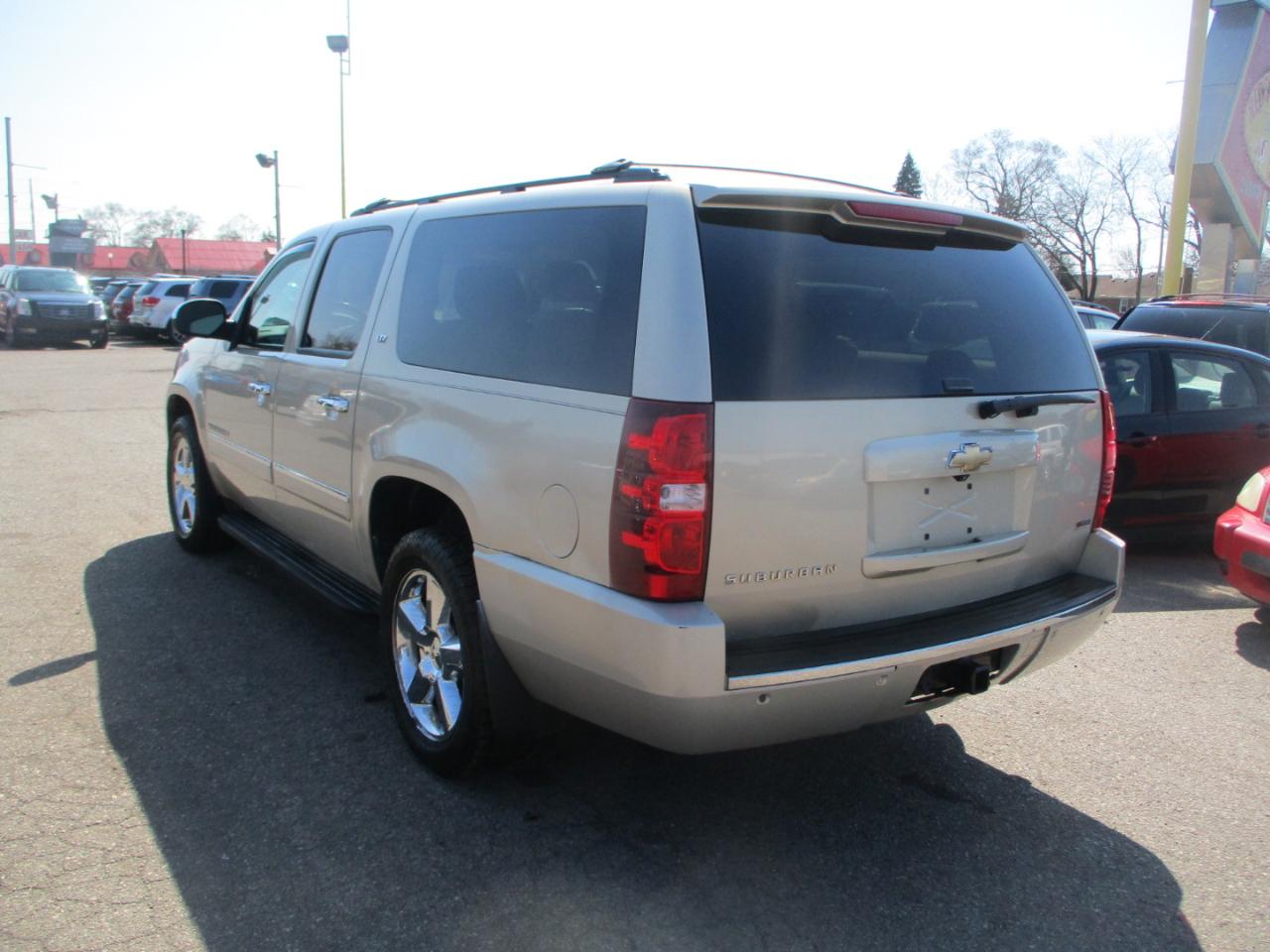 Chevrolet Suburban LTZ 1500 4WD 2011