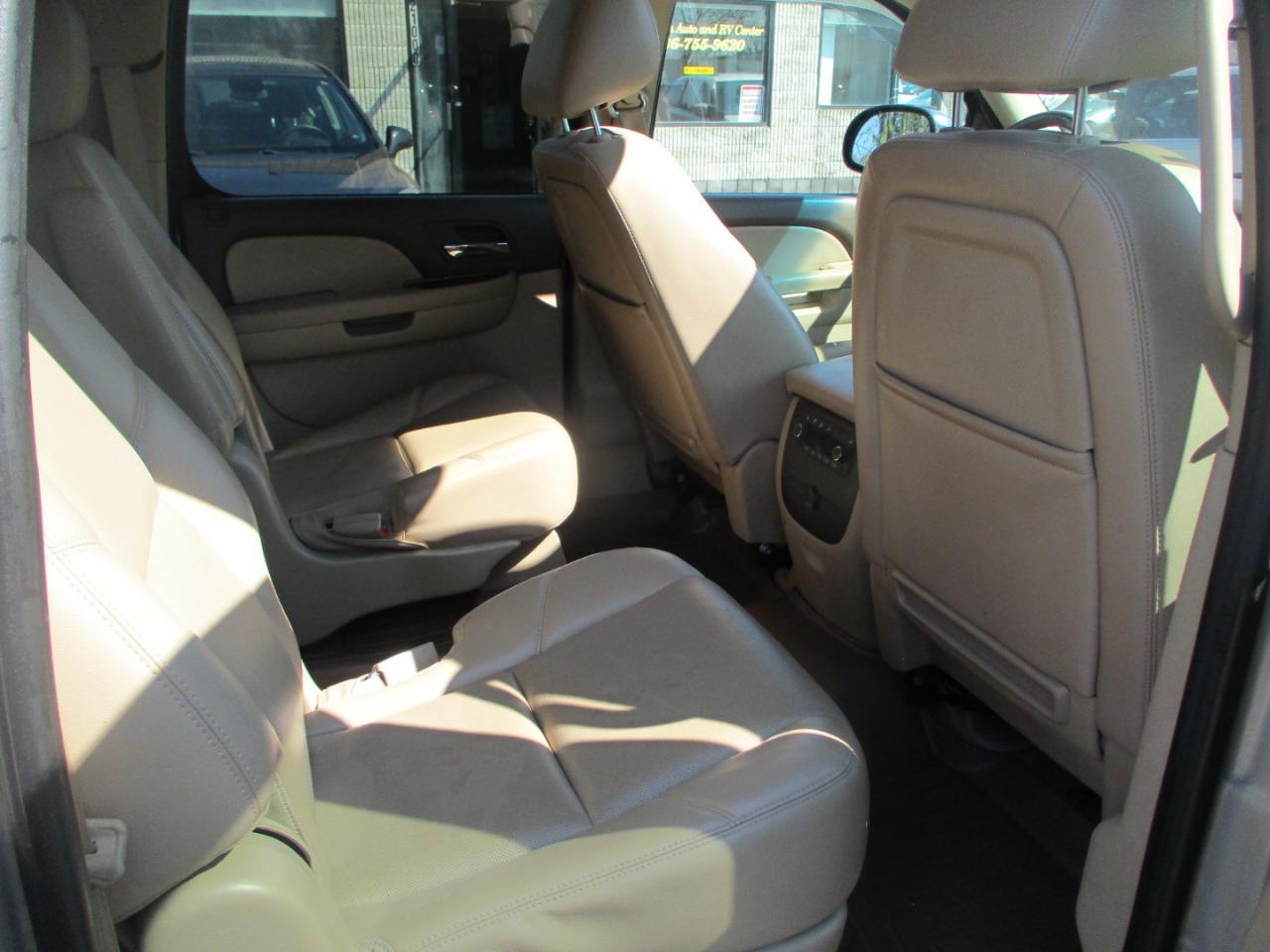 Chevrolet Suburban LTZ 1500 4WD 2011