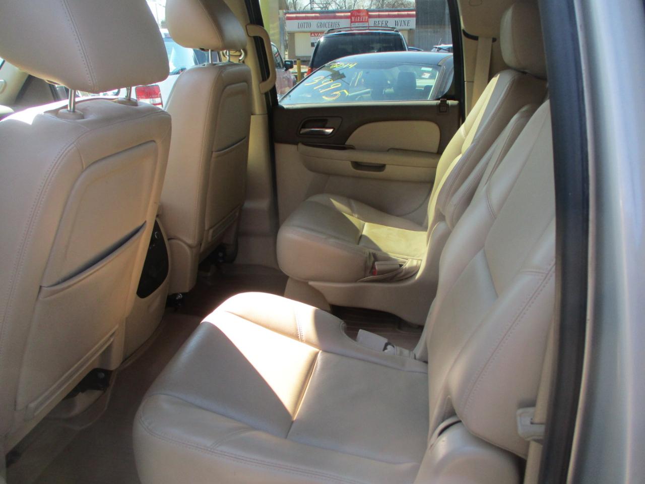 Chevrolet Suburban LTZ 1500 4WD 2011