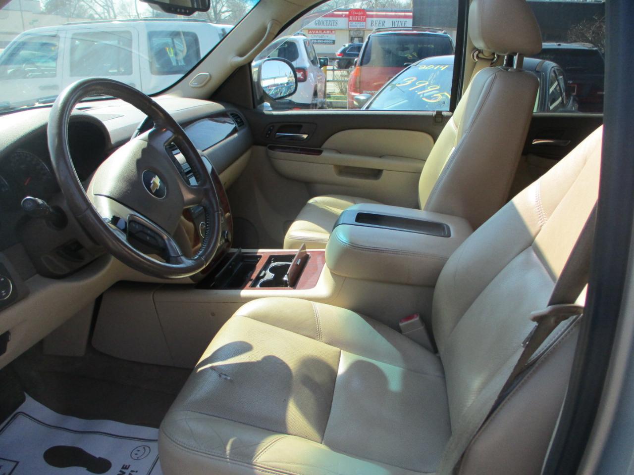 Chevrolet Suburban LTZ 1500 4WD 2011