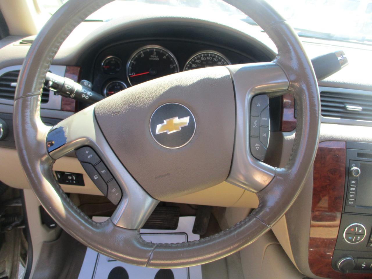 Chevrolet Suburban LTZ 1500 4WD 2011