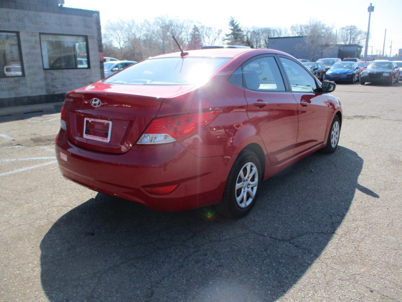 Hyundai Accent GLS 4-Door 2014