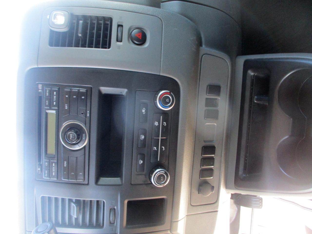 Nissan NV Cargo 2500 HD S V6 2015