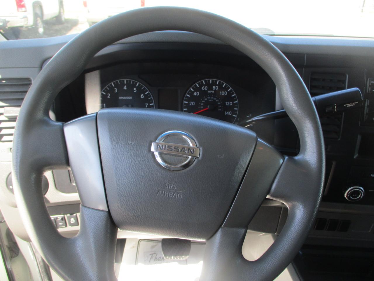 Nissan NV Cargo 2500 HD S V6 2015