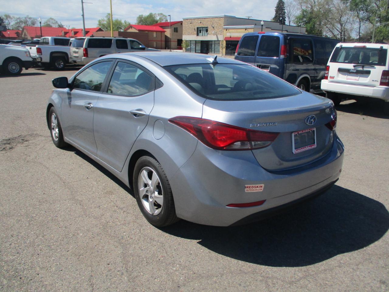 Hyundai Elantra SE 6AT 2015